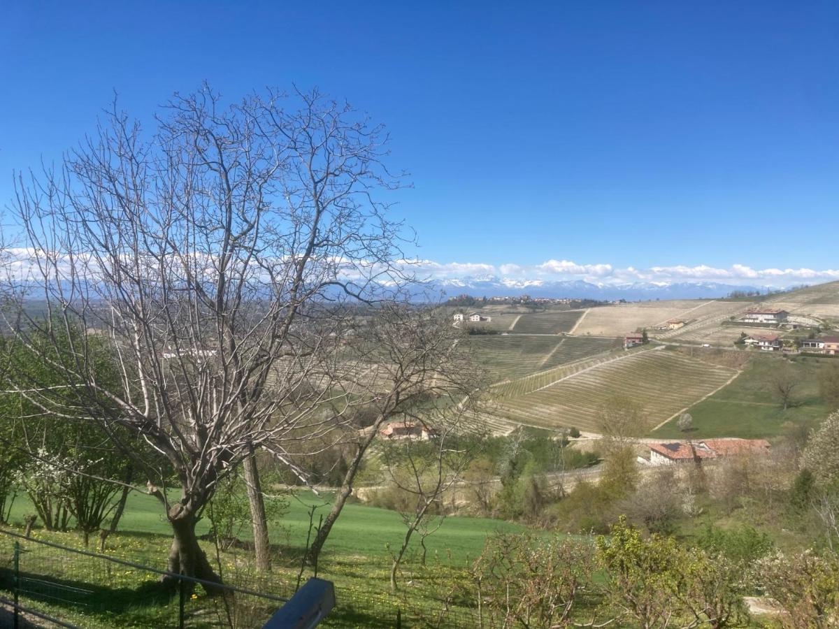 Da Emi - La Casetta In Piazza Monforte dʼAlba Zewnętrze zdjęcie