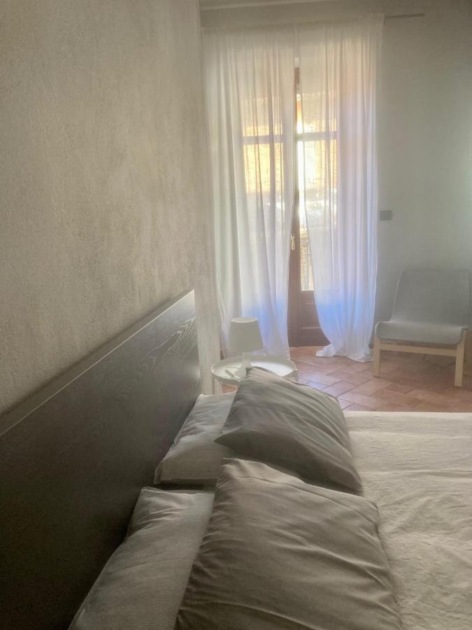 Da Emi - La Casetta In Piazza Monforte dʼAlba Zewnętrze zdjęcie