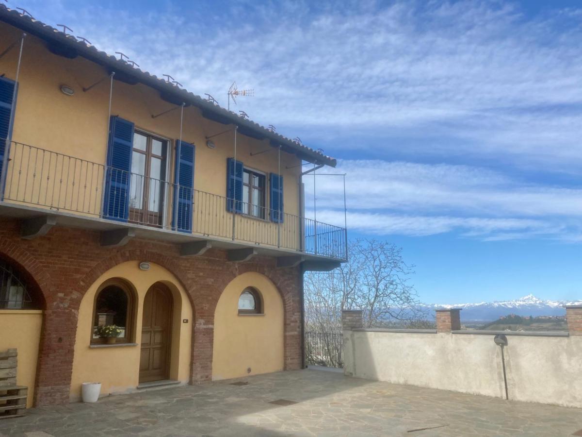 Da Emi - La Casetta In Piazza Monforte dʼAlba Zewnętrze zdjęcie